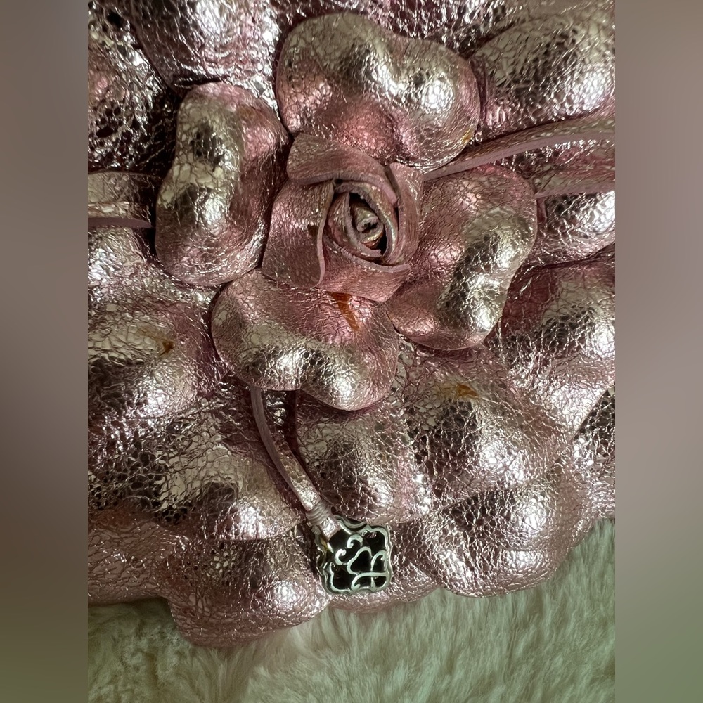 Brighton Crossbody Purse Rosalie Flower Rose
Metallic Pink Leather - Picture 2 of 9